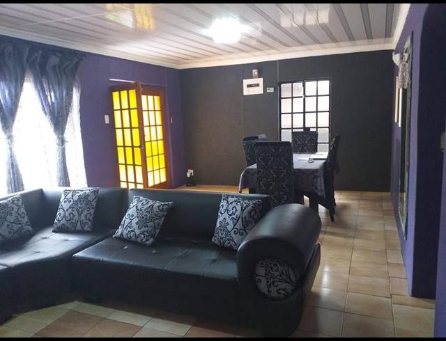 4 BEDROOM HOUSE FOR SALE IN LENASIA
